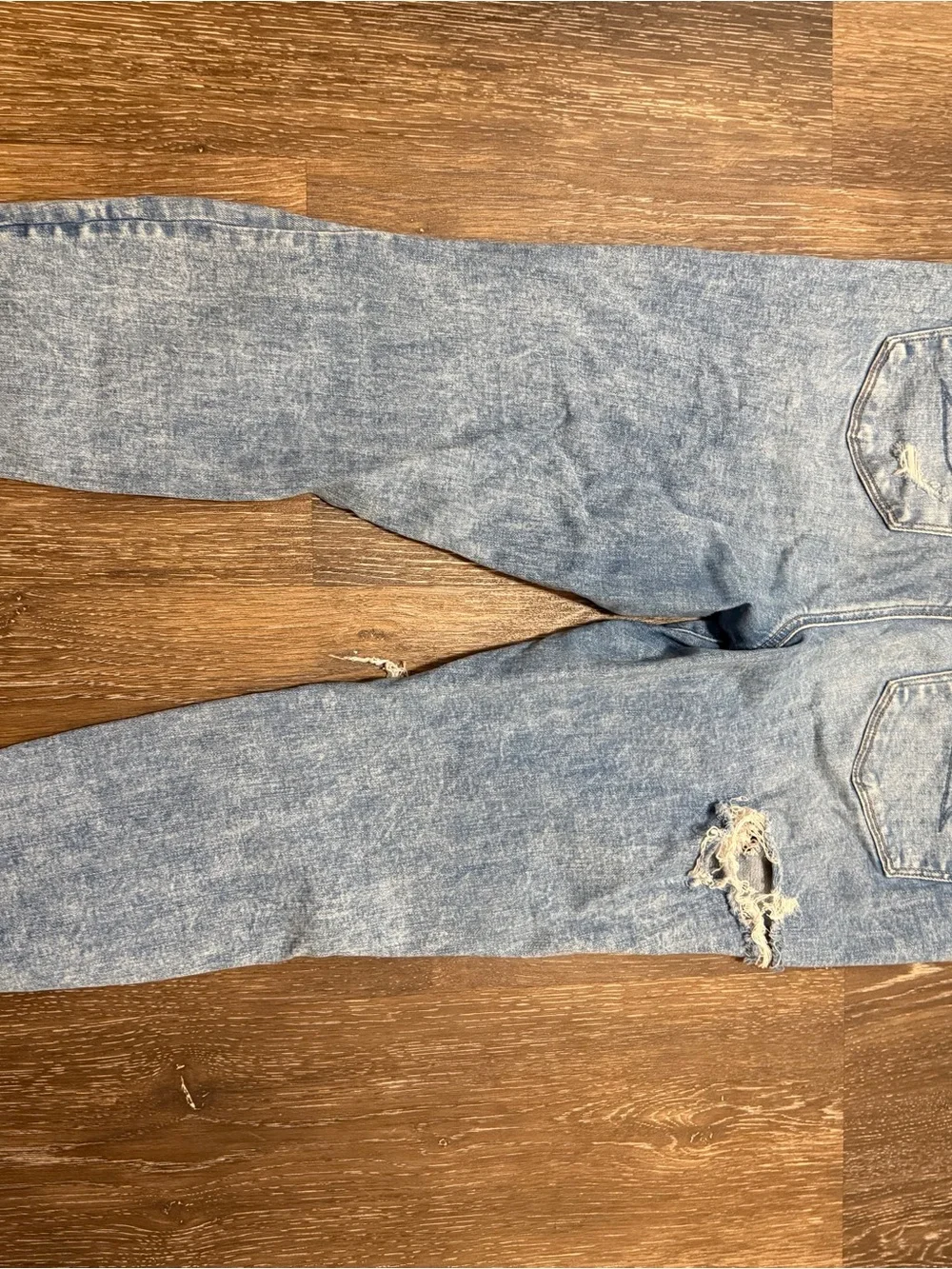 American Eagle Outfitters Light Blue Distressed Skinny Jeans - Picture 6 of 6
